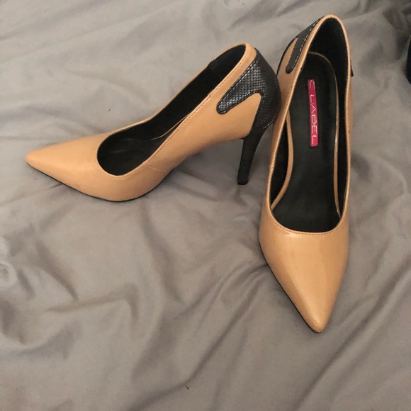 Pumps - Picture 2 of 3